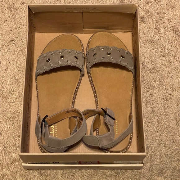 Clarks Corsio Amelia (Sage Suede) Women’s Sandals - Picture 2 of 3